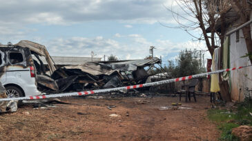 Konteynerdeki faciada mangal detayı