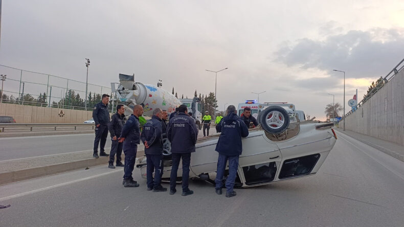Kontrolden &Ccedil;ıkan Otomobil Takla Attı: Yaralılar Var