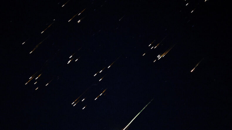 K&ouml;rfez &uuml;lkeleri teyakkuzda: İran f&uuml;zelerini geri p&uuml;sk&uuml;rtmeye &ccedil;alışıyorlar