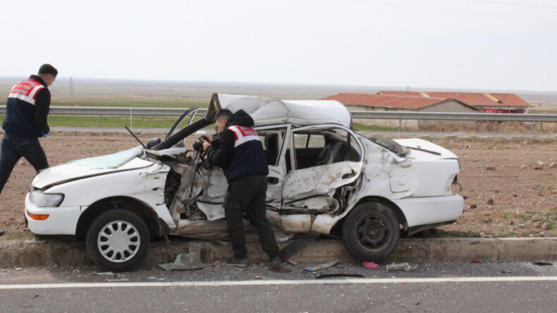 K&ouml;y Yolundaki Kazada 1 Kişi Hayatını Kaybetti