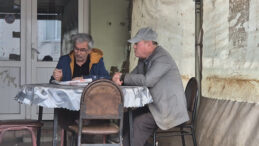 K&ouml;yde sıra dışı soyadı geleneği: Soyadları sayıya g&ouml;re sıralı