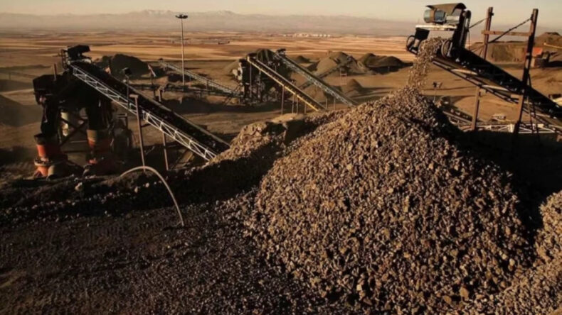 Kum Ocağı Çöktü, Çok Sayıda Ölü Var