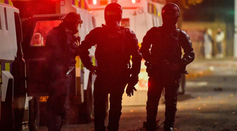 Kuryeye zorla bomba taşıttılar