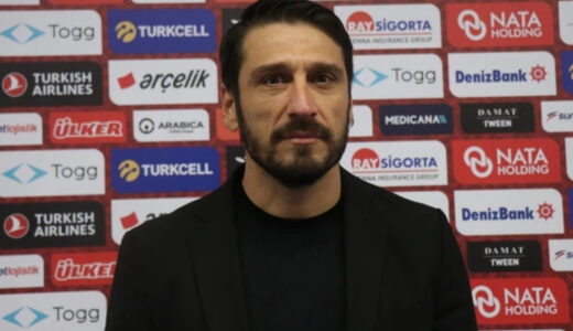 Ma&ccedil; sırasında yere yığılan Egemen Korkmaz hastaneye kaldırıldı