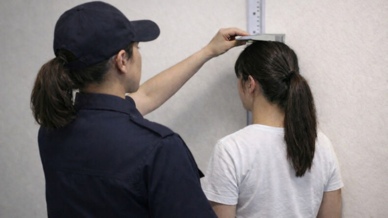 Mahkeme, boyu kısa &ouml;l&ccedil;&uuml;len polis adayının elenme kararını iptal etti