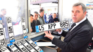 Manisa'da APP Plaka Yoğunluğu: 2 G&uuml;nde Bin Plaka Değiştirildi