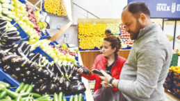 Markete Savaş Bombası D&uuml;şt&uuml;