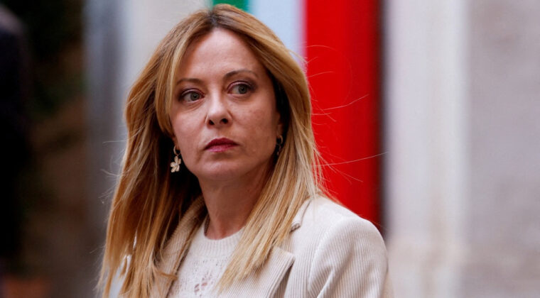 Meloni yenilgiyi kabul etti