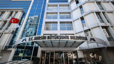 Mersin B&uuml;y&uuml;kşehir operasyonunda ikinci dalga: Belediye &ccedil;alışanları g&ouml;zaltında