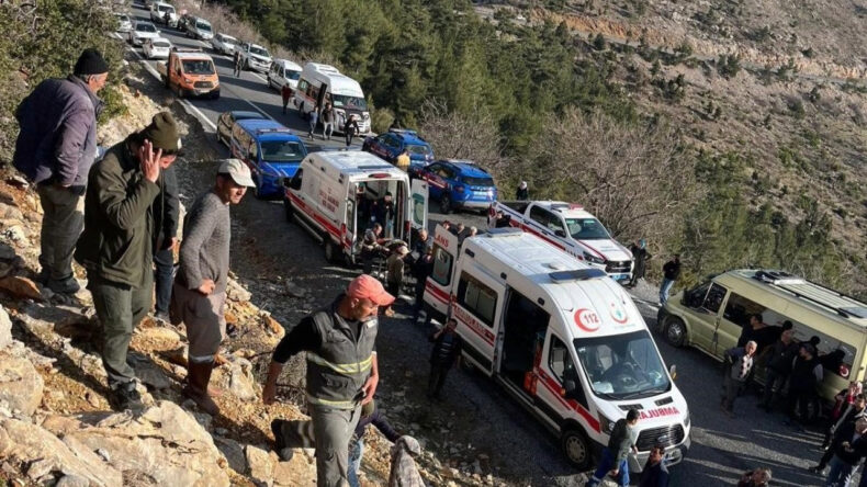 Mersin'de facia: &Ccedil;ok sayıda &ouml;l&uuml; ve yaralı var