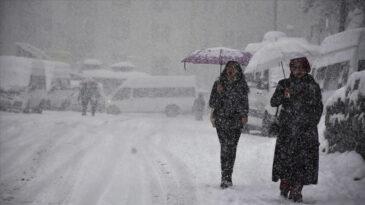 Meteoroloji&rsquo;den kritik uyarı: Bir&ccedil;ok b&ouml;lgede kar geliyor
