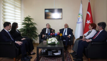 MHP-DEM Bayramlaşmasında Stat&uuml; Diyaloğu