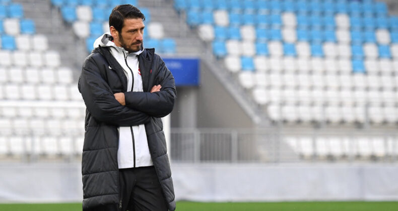 Milli ma&ccedil;ta yere d&uuml;şen Egemen Korkmaz hastaneye kaldırıldı