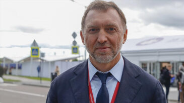 Milyarderden 'g&uuml;nde 12 saat, haftada 6 g&uuml;n' &ccedil;alışma &ouml;nerisi