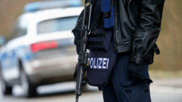 Namaz Sonrası Bı&ccedil;aklı Saldırı