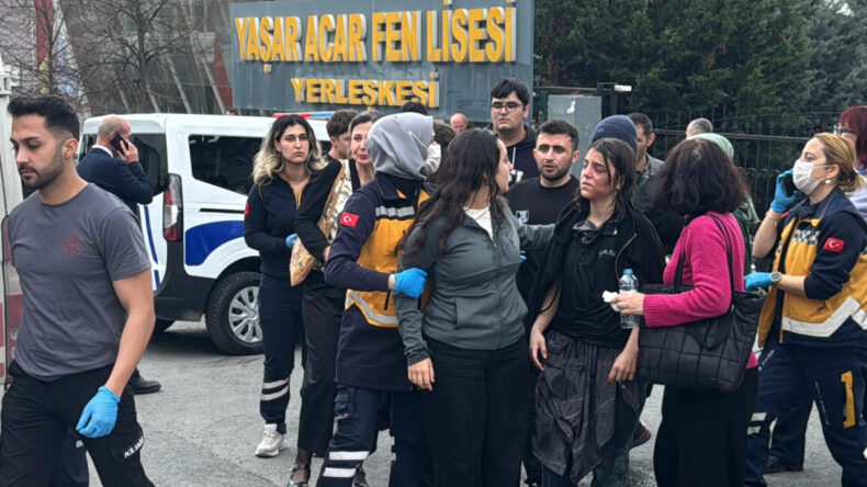 Okulda deney sırasında patlama: Yaralı &ouml;ğrenciler var