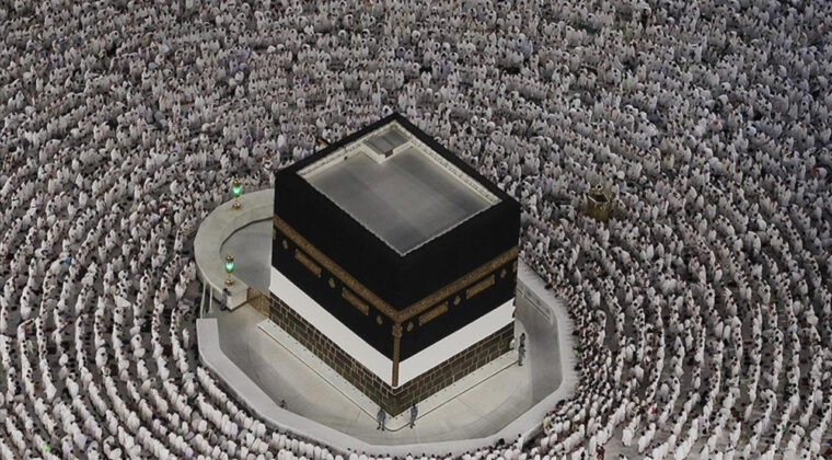 Onlarca kişiyi &lsquo;umre&rsquo; vaadiyle dolandırdılar