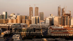 Orta Doğu'da ABD askerlerinin peşine d&uuml;şen İran, Dubai'de oteli vurdu