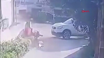 Otomobilin &Ccedil;arptığı Motosikletli &Ouml;ld&uuml;