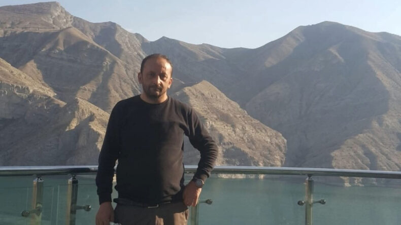 &Ouml;ğretmen Arabasında &Ouml;l&uuml; Bulundu