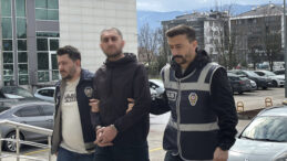 &Ouml;nce Kamyon &Ccedil;aldı, Sonra Sevgilisini Soydu