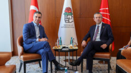 &Ouml;zel'den İspanya'ya: Onurlu duruşu kutluyoruz