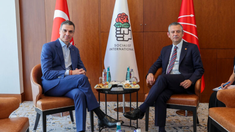 &Ouml;zel'den İspanya'ya: Onurlu duruşu kutluyoruz