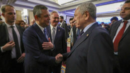 &Ouml;zg&uuml;r &Ouml;zel, B&uuml;lent Arın&ccedil;'ı Ziyaret Edecek