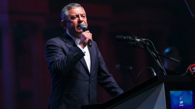 &Ouml;zg&uuml;r &Ouml;zel, Kosova programını iptal etti