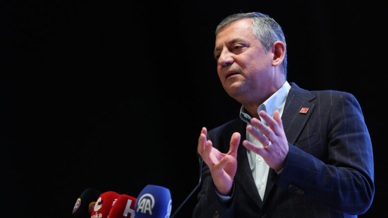 &Ouml;zg&uuml;r &Ouml;zel: O sopayı kıracağız