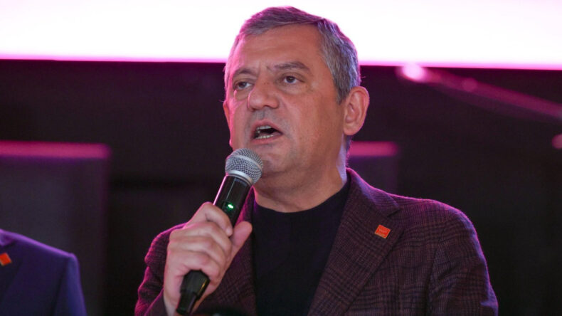 &Ouml;zg&uuml;r &Ouml;zel: T&uuml;rkiye&rsquo;yi derhal o masadan kalkmaya davet ediyoruz