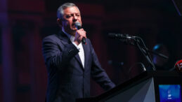 &Ouml;zg&uuml;r &Ouml;zel: Ya hep birlikte başaracağız ya hepimiz perişan olacağız