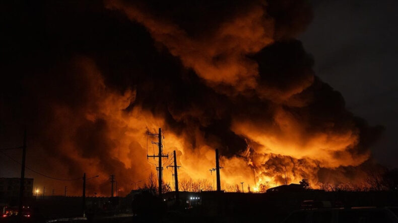 Petrol Tesislerine Saldırılar İranlıları Yıllarca Zehirleyebilir