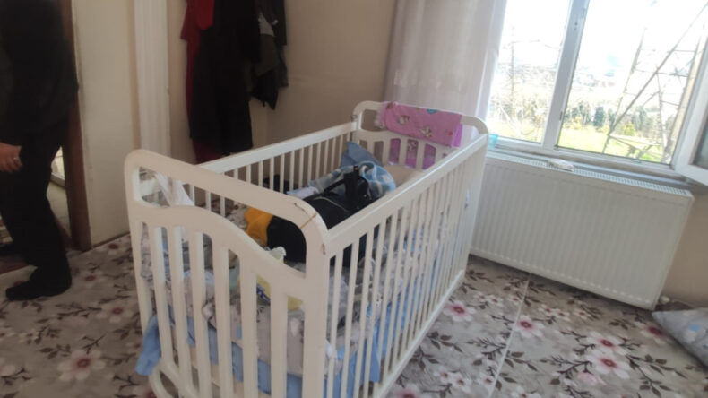 Piknik T&uuml;p&uuml;, Beşikteki Bebeği &Ouml;ld&uuml;rd&uuml;