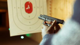 Poligondan silah &ccedil;aldı, 5 yıl hapis cezası aldı