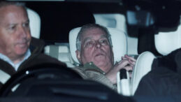 Prens Andrew malikaneden karavana taşındı: İbretlik oldu