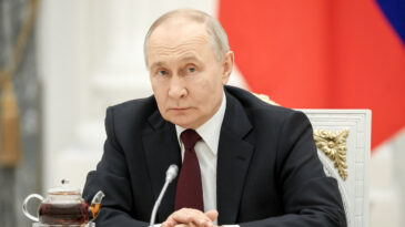 Putin&rsquo;i eleştirdi, akıl hastanesine yatırıldı