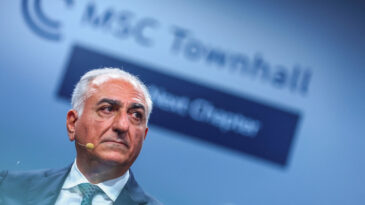 Rıza Pehlevi "vatandaşlarına" seslendi: Benim liderliğimde…