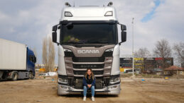 Rutin iş yaşamından sıkıldı, TIR şof&ouml;r&uuml; oldu