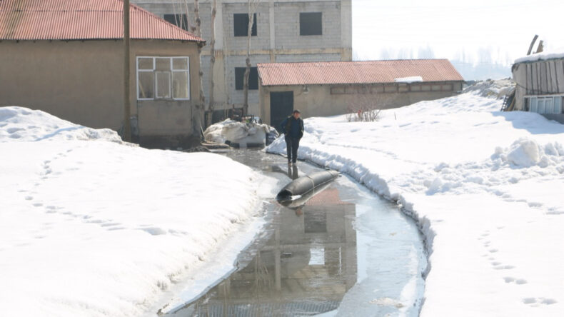 Sağanak Sonrası R&ouml;garlar Taştı, Bazı Evleri Su Bastı