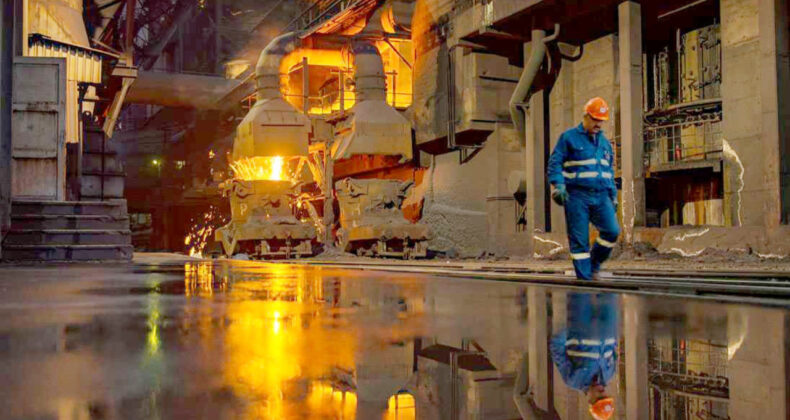 Sanayide istihdam geriliyor: Bir yılda 174 bin &ccedil;alışan azaldı