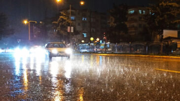 Şanlıurfa'da sağanak nedeniyle 4 il&ccedil;ede eğitime ara verildi