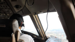 Sapık pilot: Hostes ve yolcularla ilişkiye girip videoya &ccedil;ekmiş