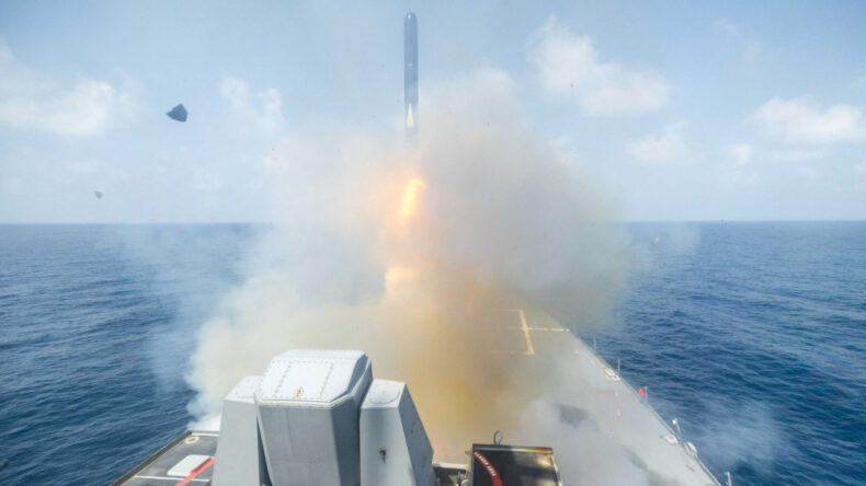 Savaş gemileri, kamikaze İHA'lar, hayalet uçaklar… ABD, İran'ı bu silahlarla vurdu