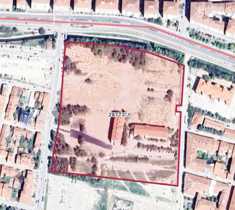 Satışa çıkarılan arsa