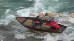 Seyhan Nehrinde can pazarı: Ele ele tutuşup yardım beklediler