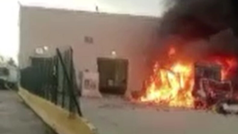 Sınırdaki TIR'da patlama paniğe neden oldu