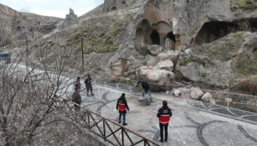 Soğanlı Vadisi&rsquo;nde Kaya Par&ccedil;ası D&uuml;şt&uuml;