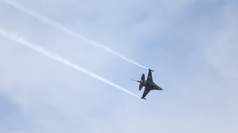 SOLOT&Uuml;RK &Ccedil;anakkale'de g&ouml;steri u&ccedil;uşu yaptı