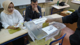 Son se&ccedil;im anketi: CHP, AKP'nin &ouml;n&uuml;nde